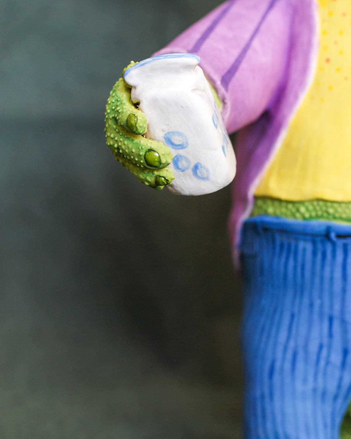 gary – handmade ceramic alligator sculpture