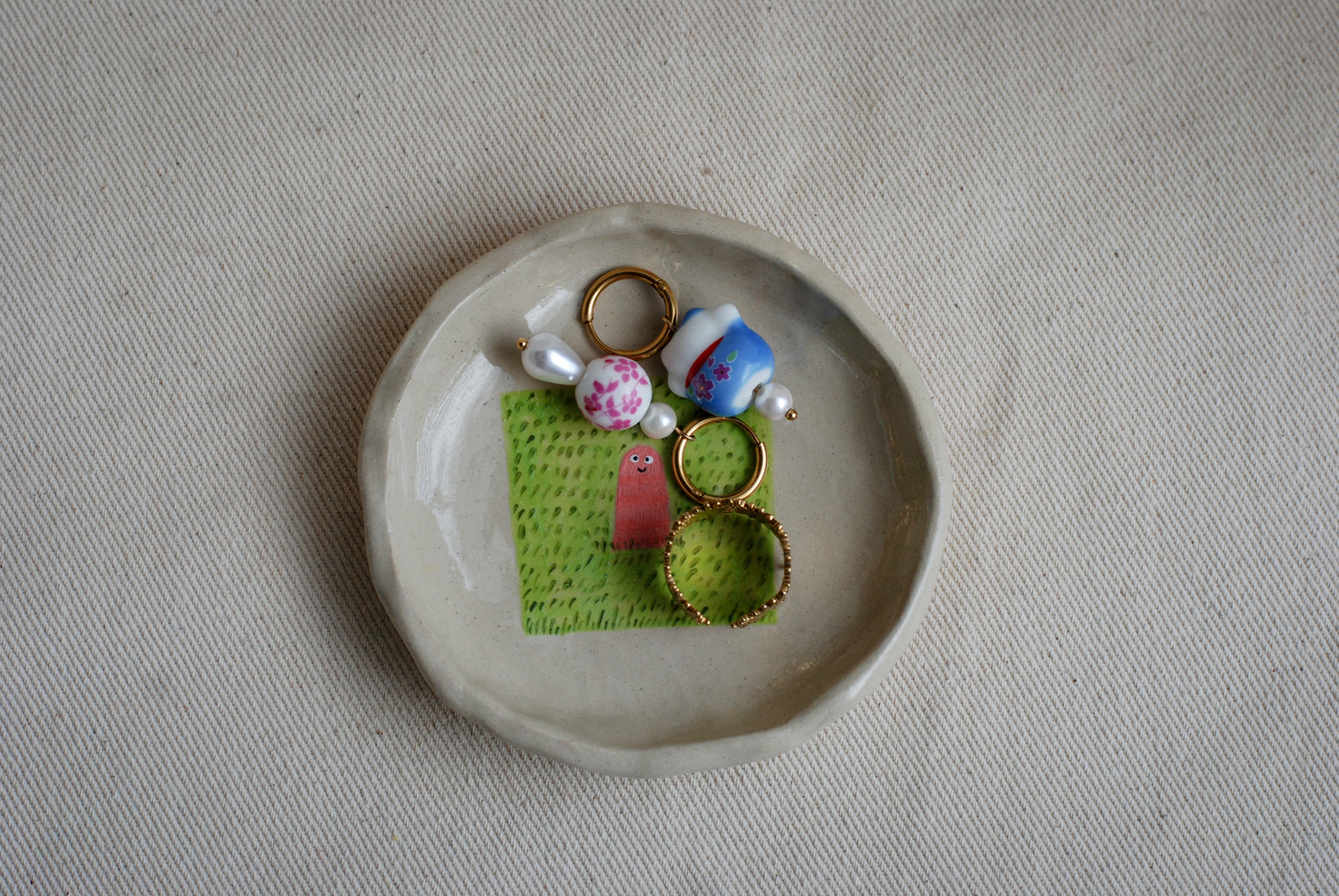 whimsical worm ring dish for jewelery and keepsakes
