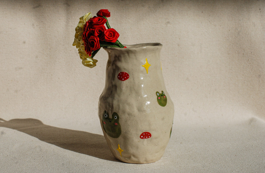 handmade whimsical ceramic frog vase, stoneware with sculpted frogs netherlands